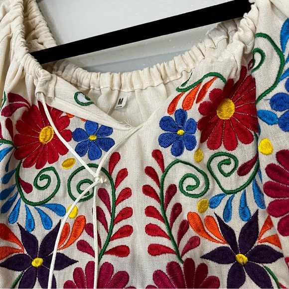 Mexican Embroidered Floral blouse NWOT - Picture 7 of 7